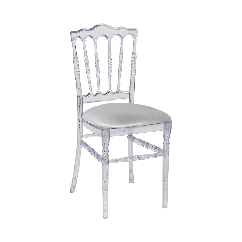 Chaise Napoléon transparente en plexi avec galette gris argentée