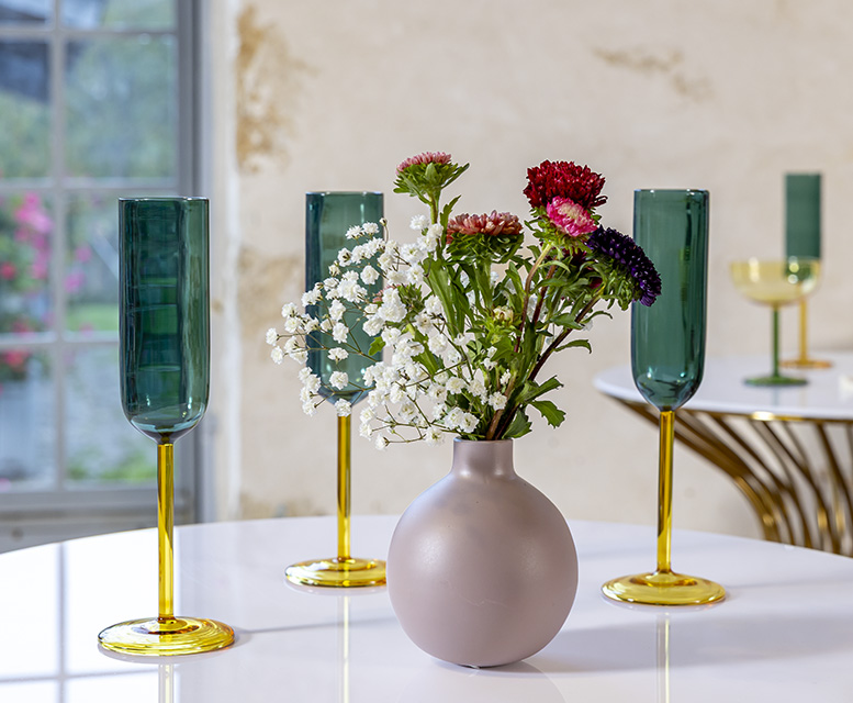 Cocktail aux éclats dorés