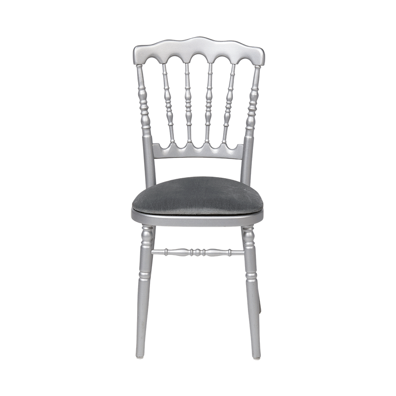 Chaise Napoléon argentée en bois avec galette grise en velours