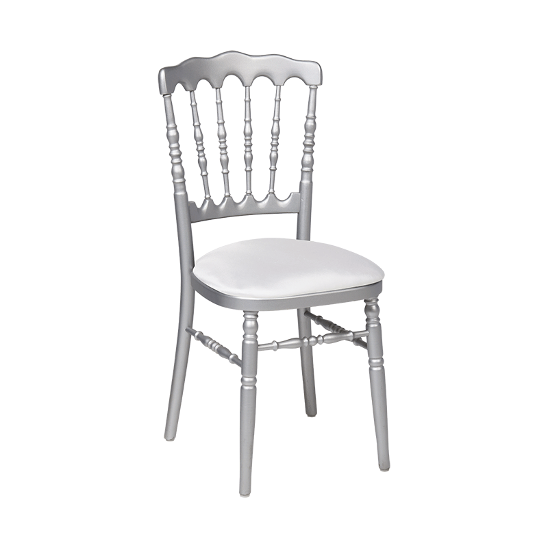 Chaise Napoléon argentée en bois avec galette blanche