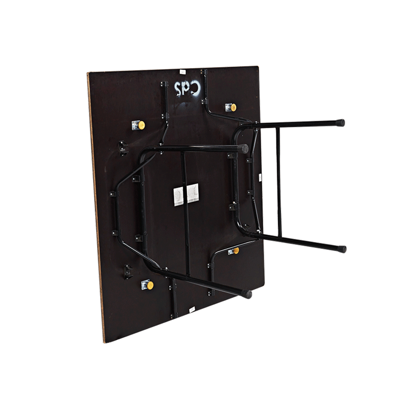 Table carrée 135x135cm - 6 à 8 places