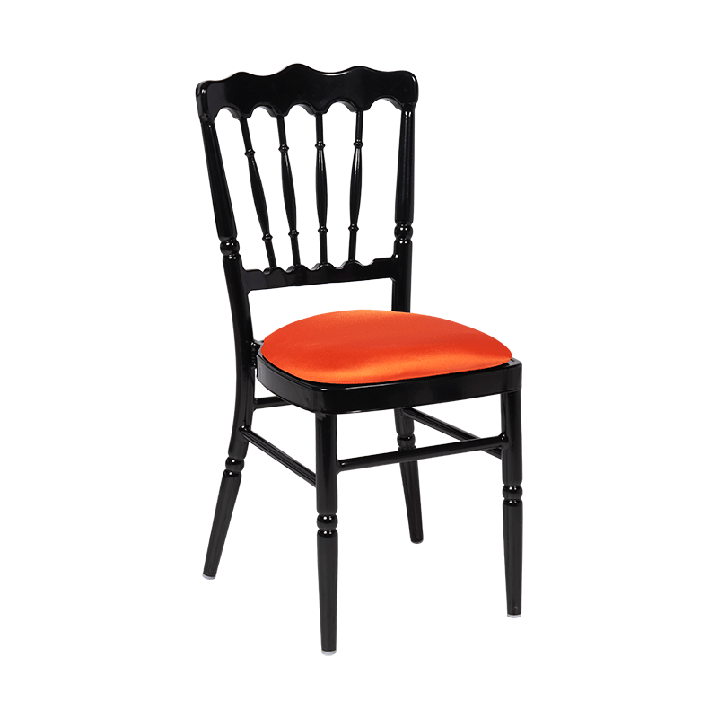 Chaise Napoléon noire en aluminium avec galette orange