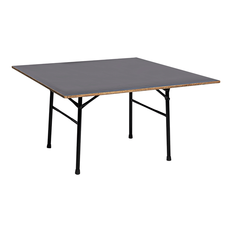 Table carrée 135x135cm - 6 à 8 places